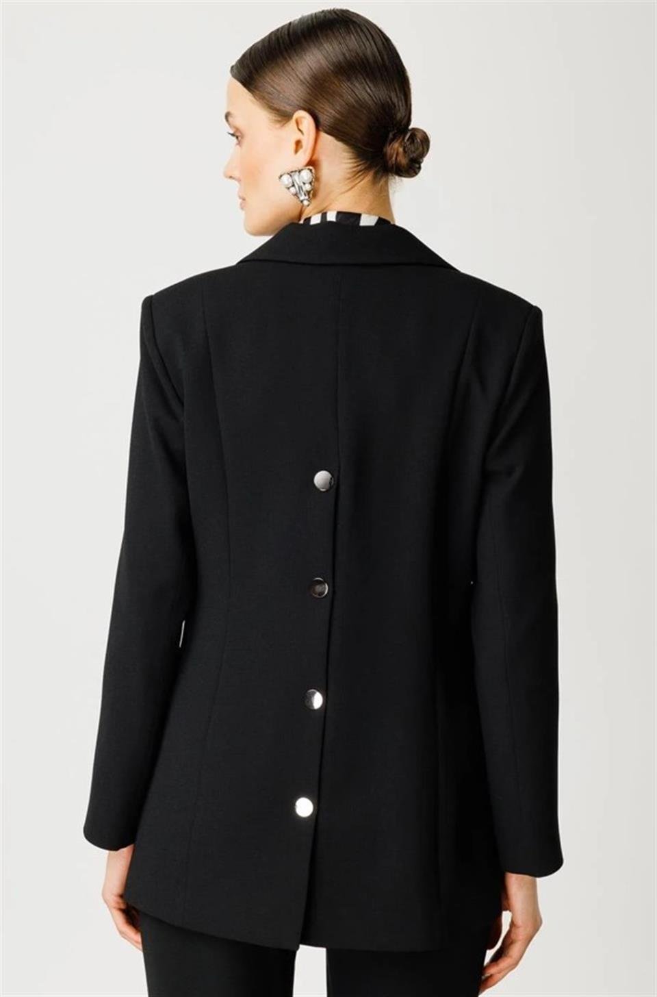 İç İçe Geçmeli Arkası Çıtçıtlı Ceket SİYAH