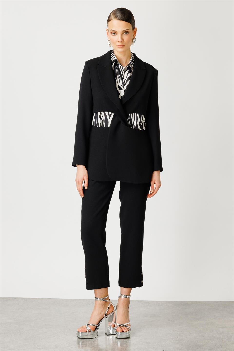 İç İçe Geçmeli Arkası Çıtçıtlı Ceket SİYAH