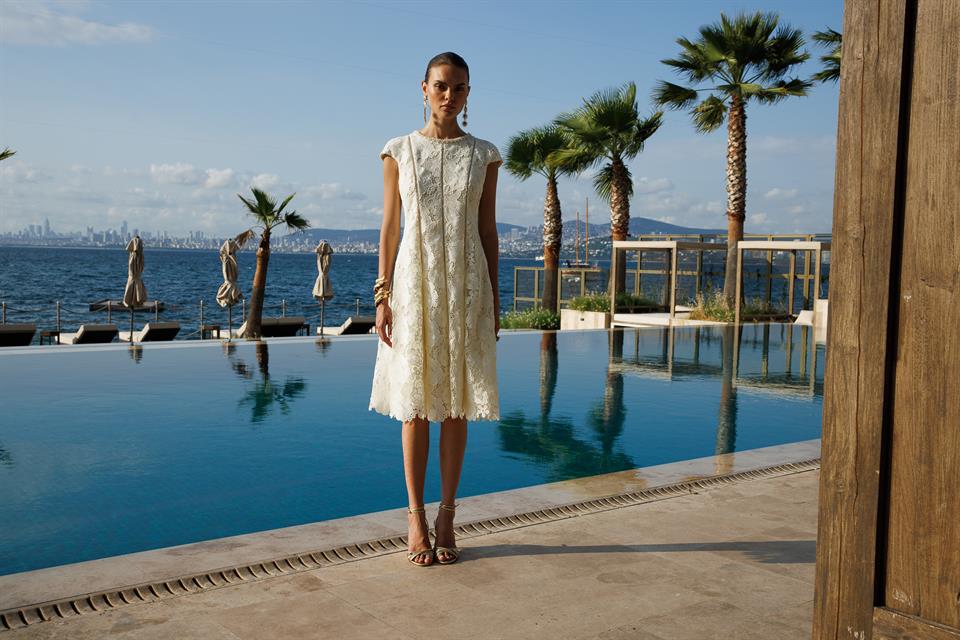 İnci İşleme Detaylı Dantel Elbise EKRU