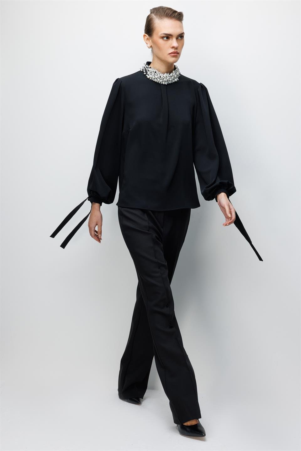 İnci İşlemeli Bluz SİYAH