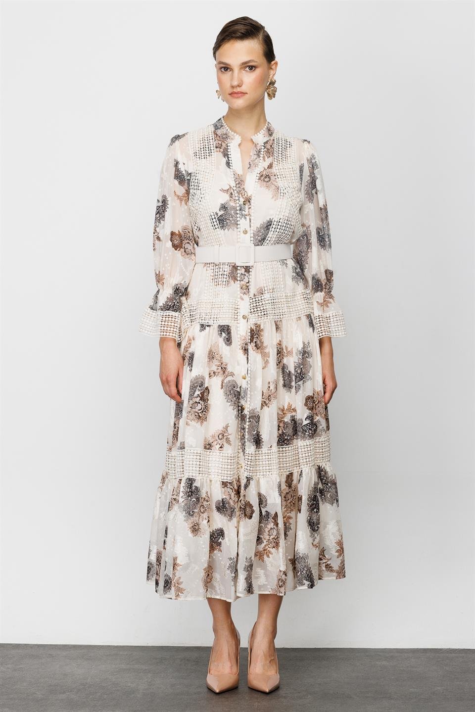 İşleme Detay Kemerli Ekru Elbise