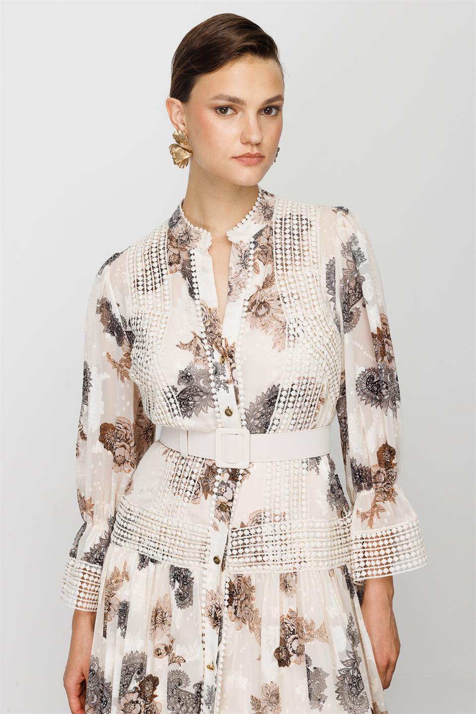 İşleme Detay Kemerli Ekru Elbise