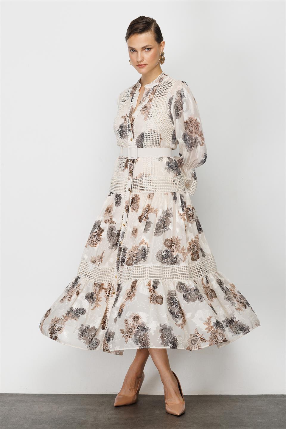 İşleme Detay Kemerli Ekru Elbise