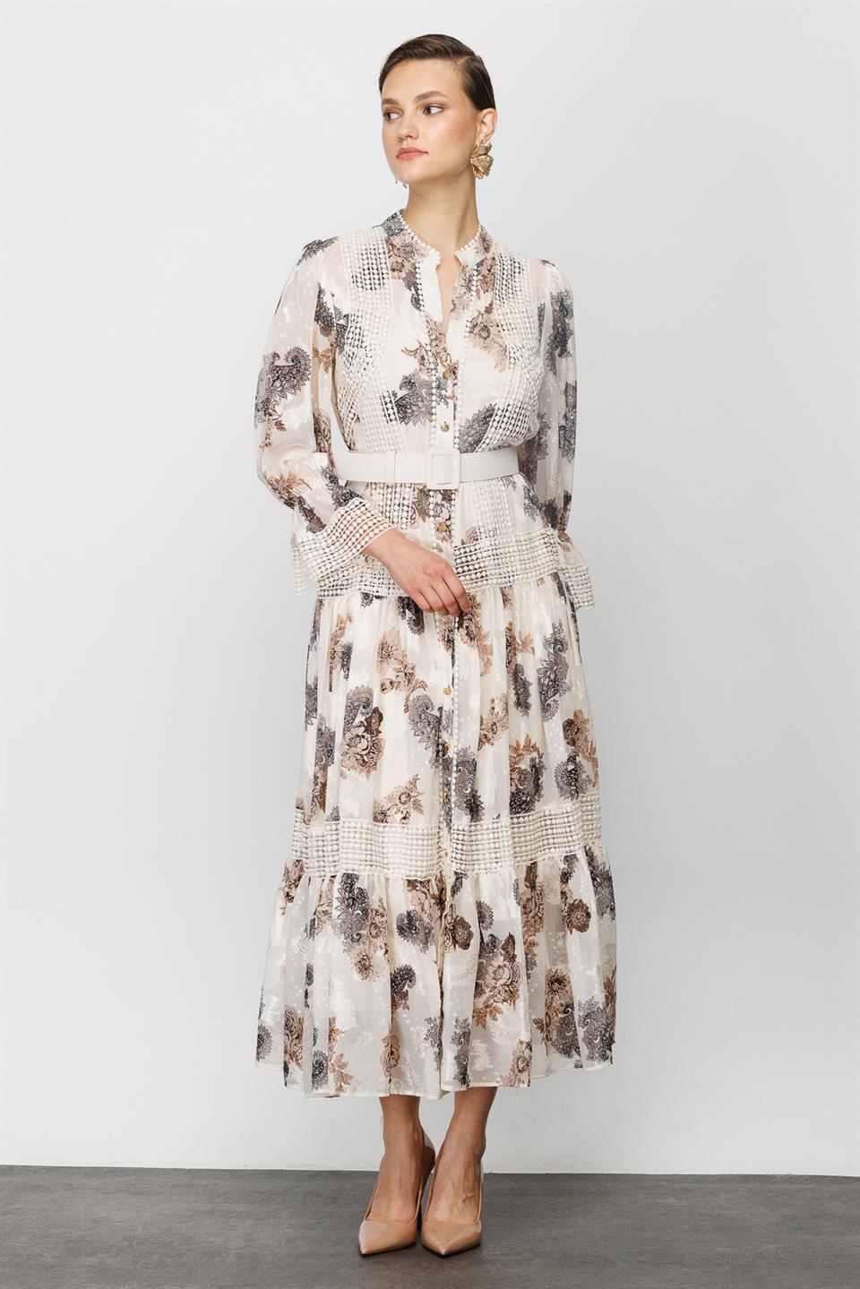 İşleme Detay Kemerli Ekru Elbise