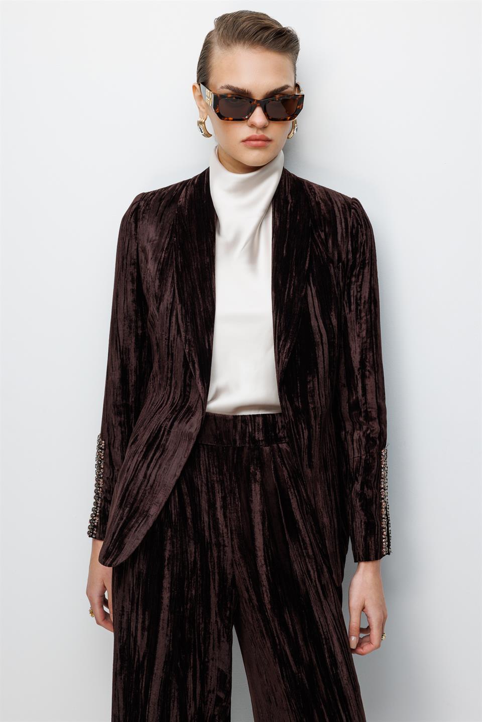 İşleme Detaylı Kadife Ceket KAHVE