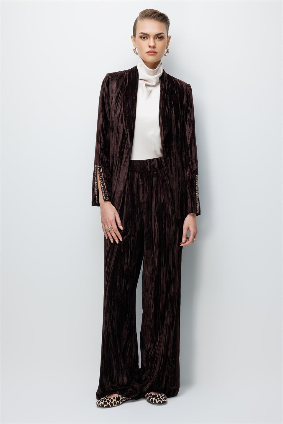 İşleme Detaylı Kadife Ceket KAHVE