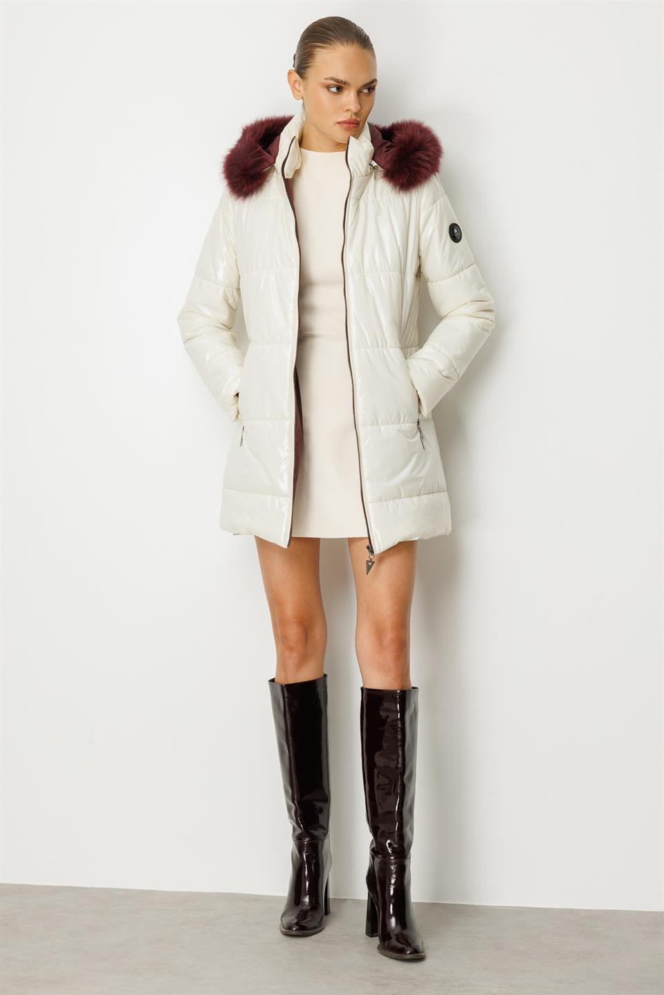 Kapişonlu Kısa Şişme Mont EKRU