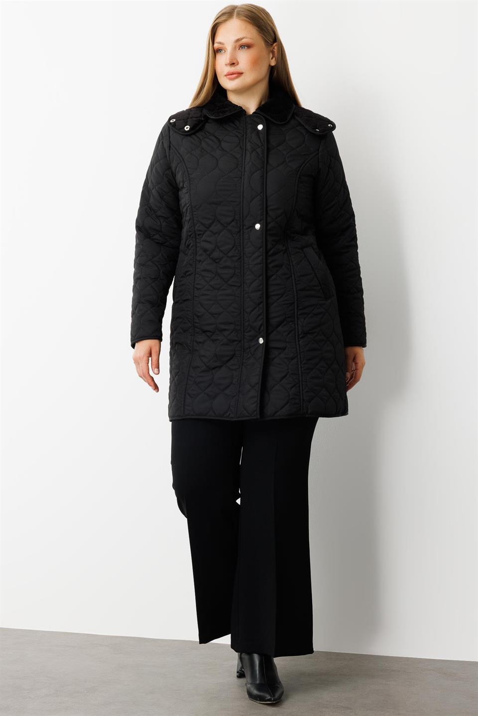 Büyük Beden Çıtçıtlı Fermuarlı Desenli Kapüşonlu Kapitone Kaban SİYAH