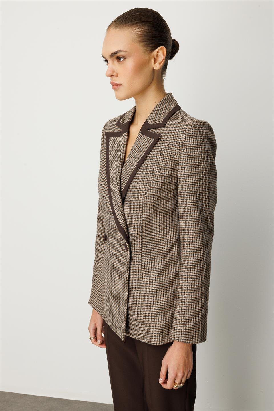 Houndstooth Pattern Double-Breasted Jacket BROWN