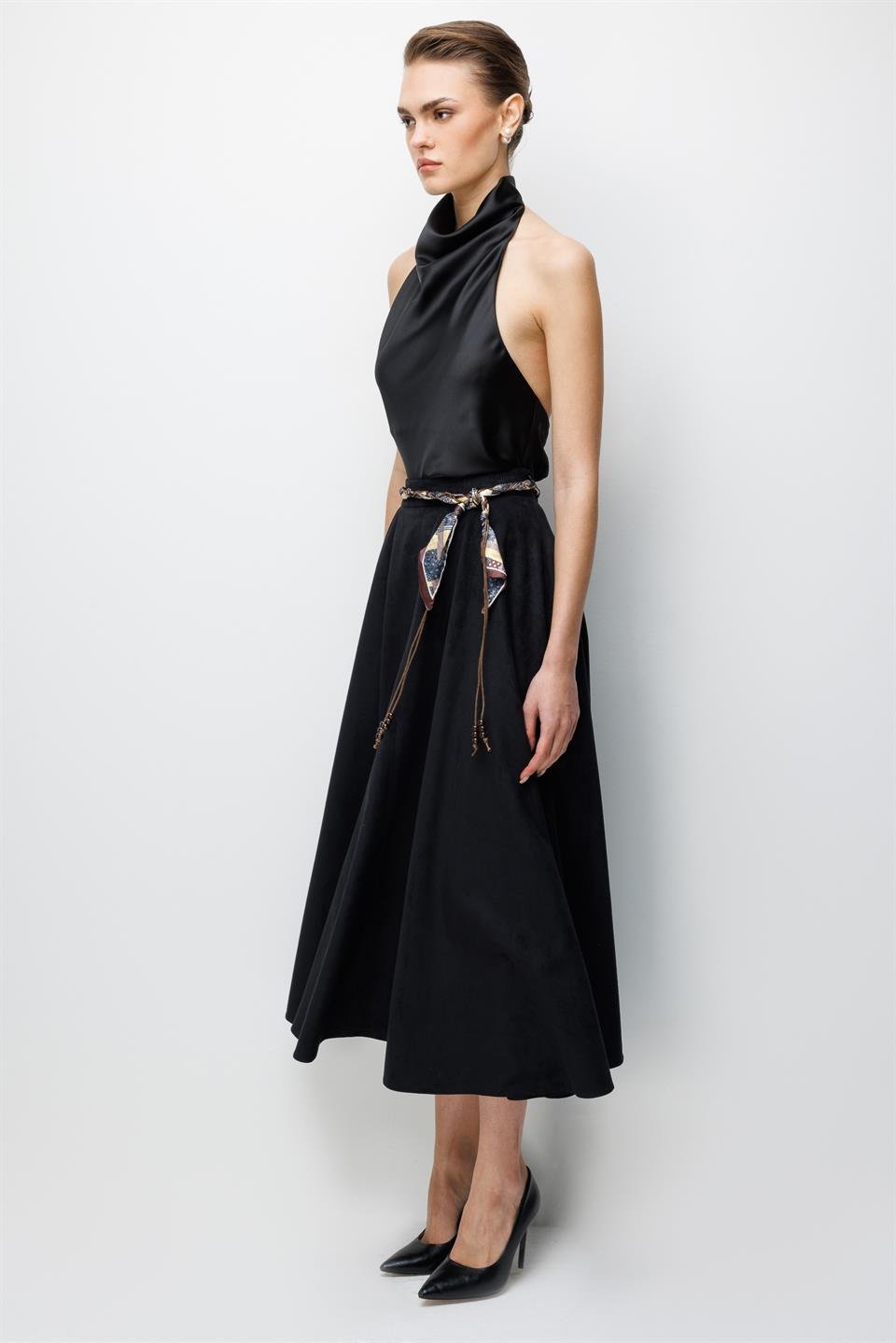 Kemer Detaylı Volanlı Süet Etek SİYAH