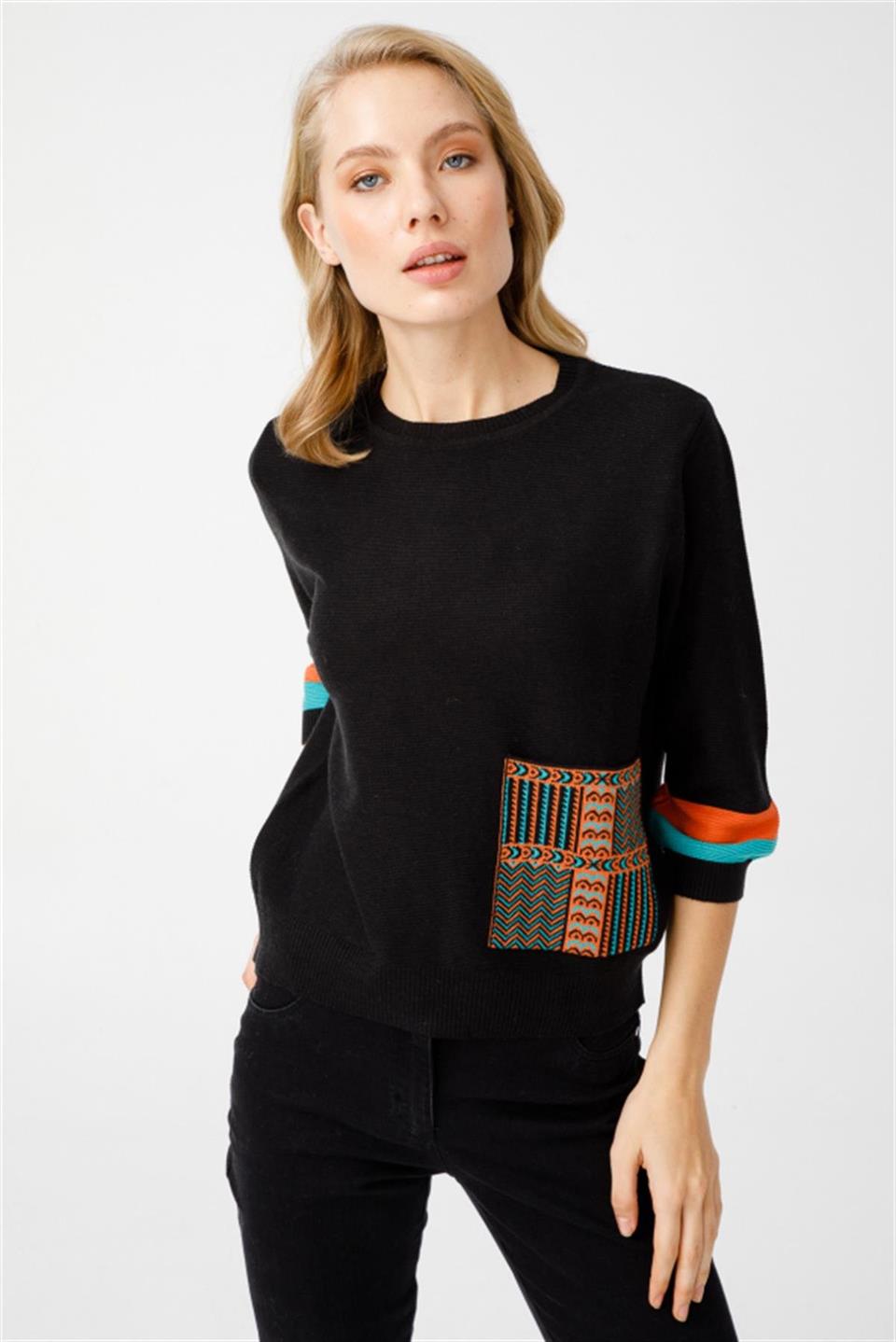 KİLİM DESEN CEPLİ SIFIR YAKA KAZAK SİYAH