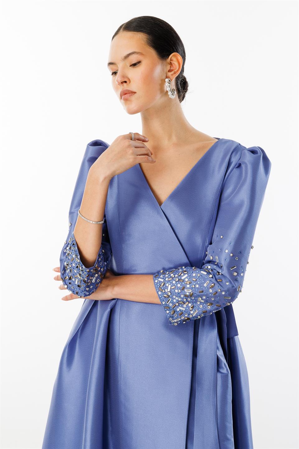 Kol Taş Detaylı Kruvaze Bağlamalı Elbise İNDİGO