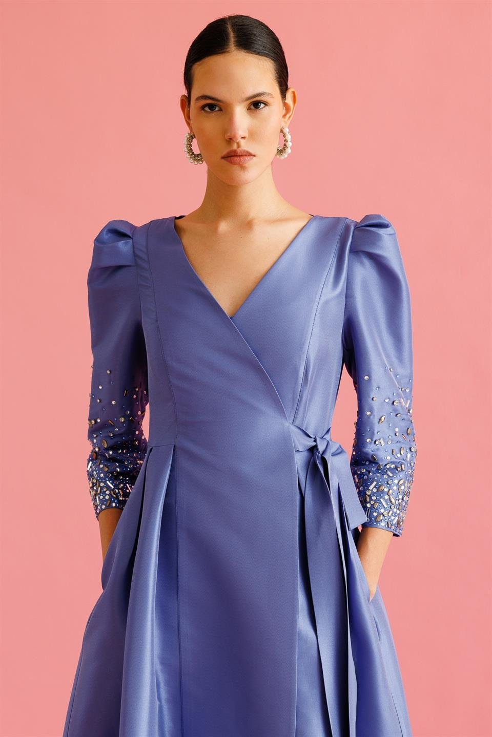 Kol Taş Detaylı Kruvaze Bağlamalı Elbise İNDİGO