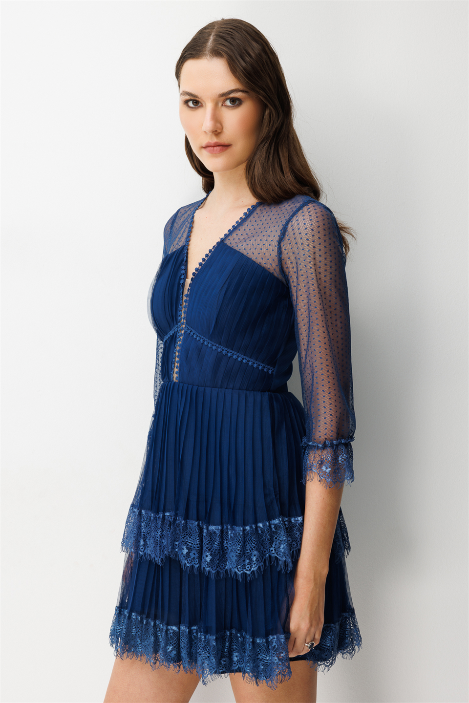 Kolları File Detaylı Mini Dantel Elbise LACİVERT