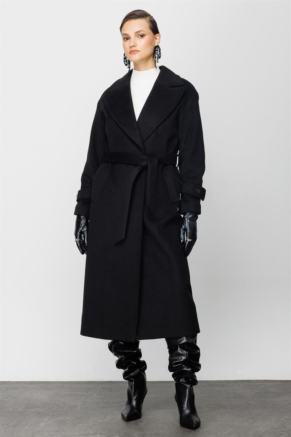 KRUVAZE YAKA KAŞE KABAN SİYAH