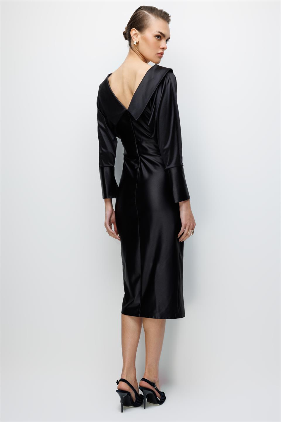 Kruvaze Yaka Saten Elbise SİYAH