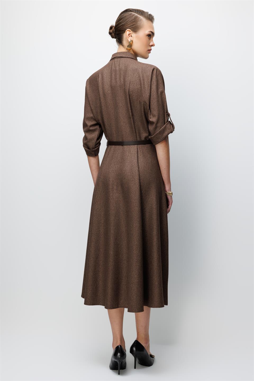 Küçük Kazayağı Desen Kemerli Elbise KAHVE