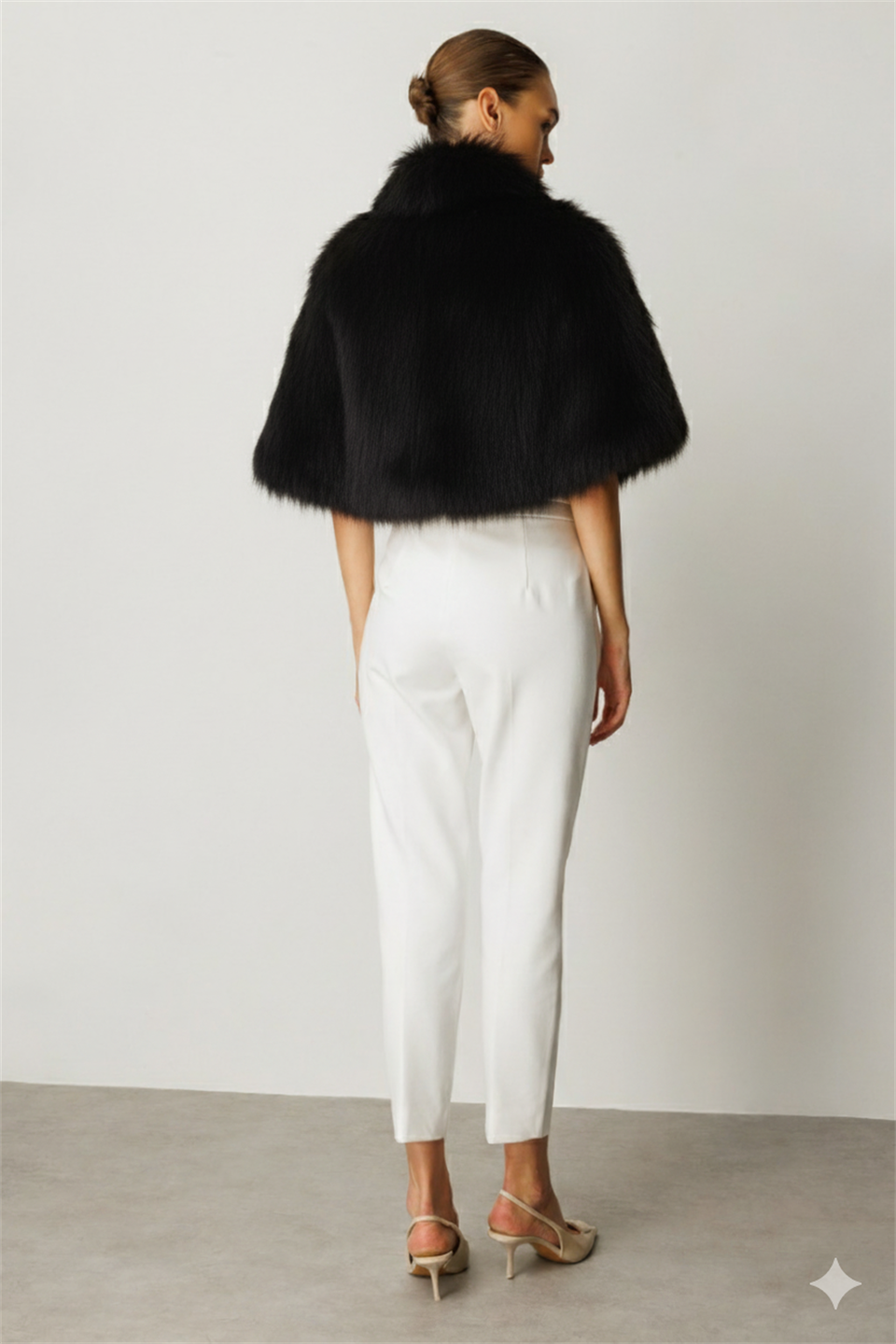 Kürk Detay Pelerin SİYAH