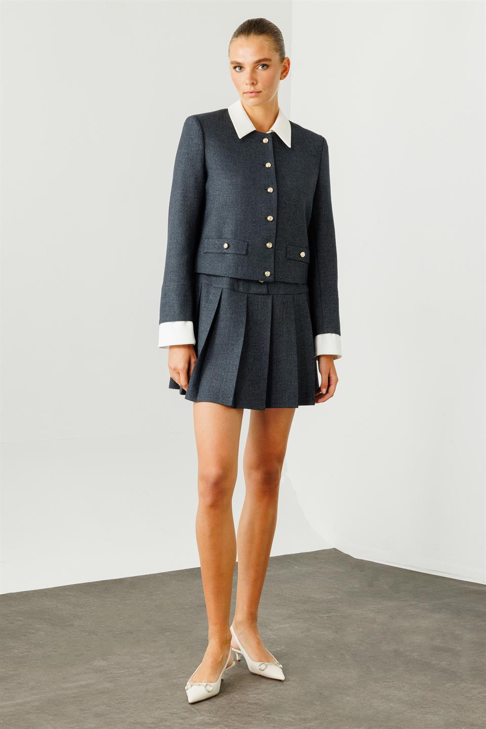 Manşet Detaylı Kısa Ceket LACİVERT