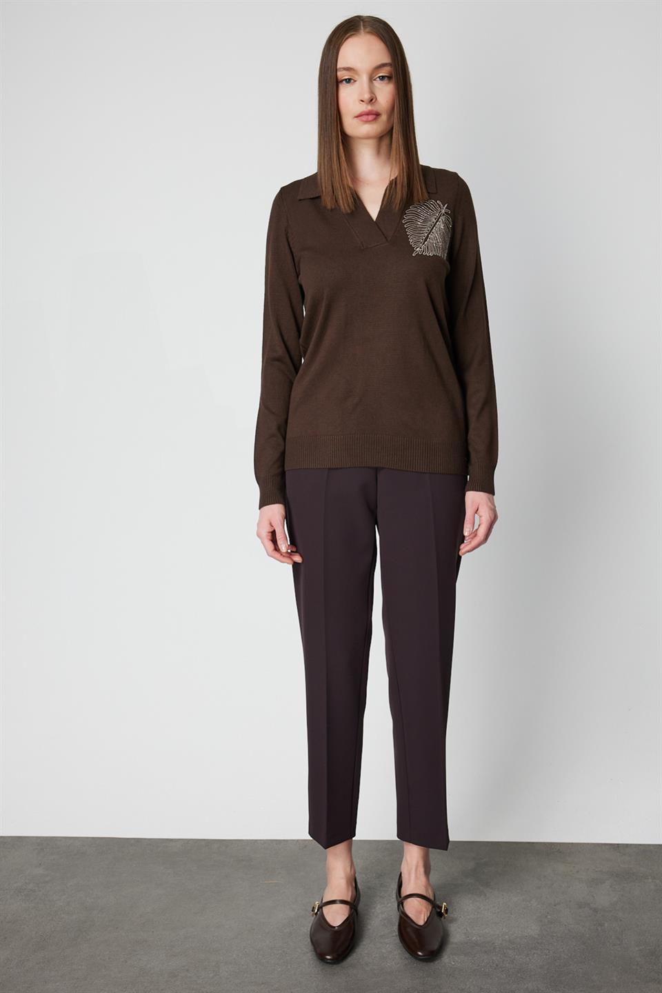 Omzu Yaprak Zincirli Kazak KAHVE