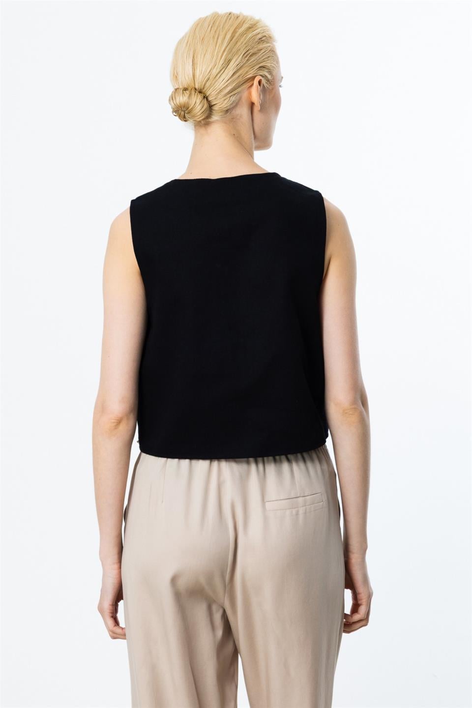 Embroidered Front Vest BLACK