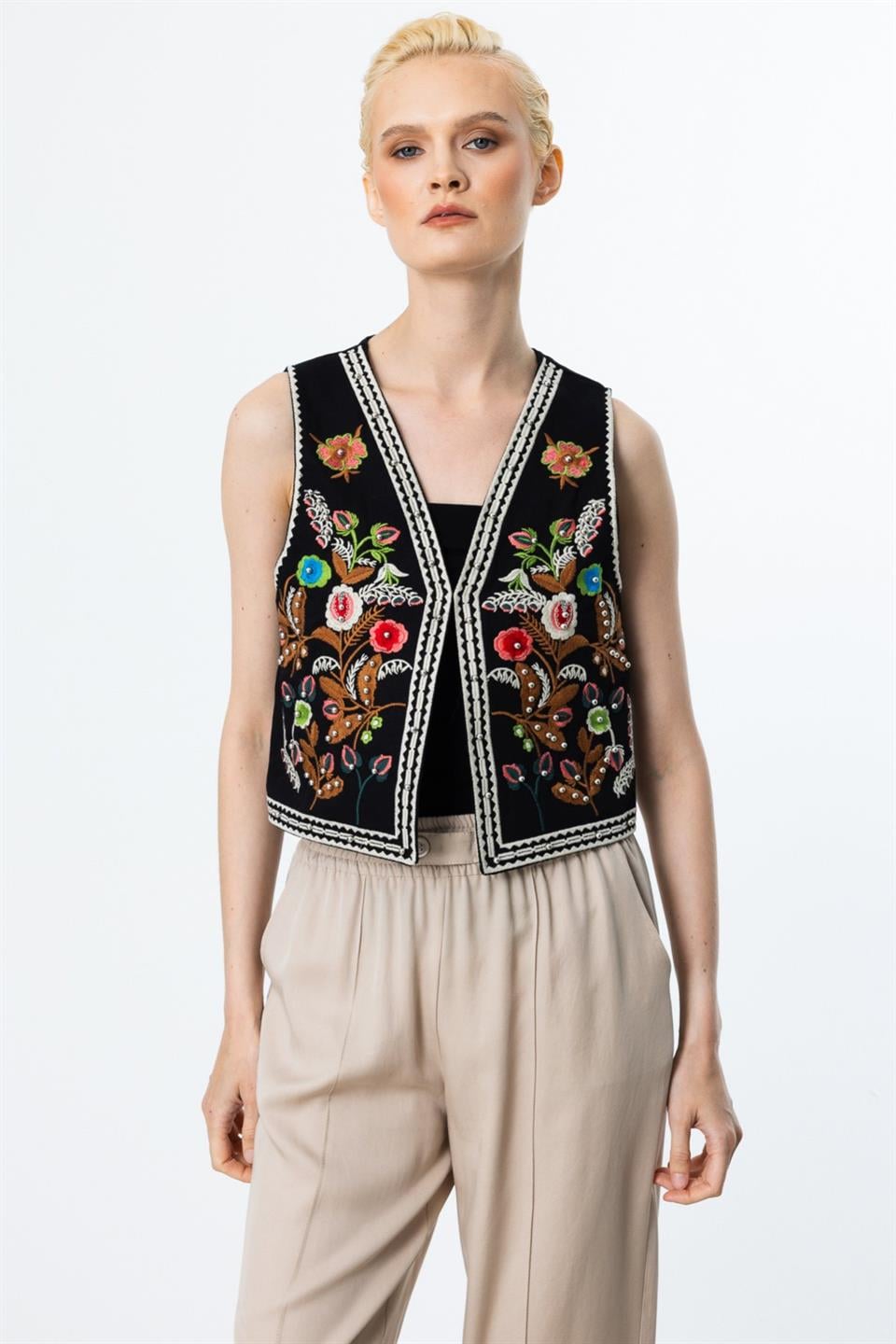 Embroidered Front Vest BLACK