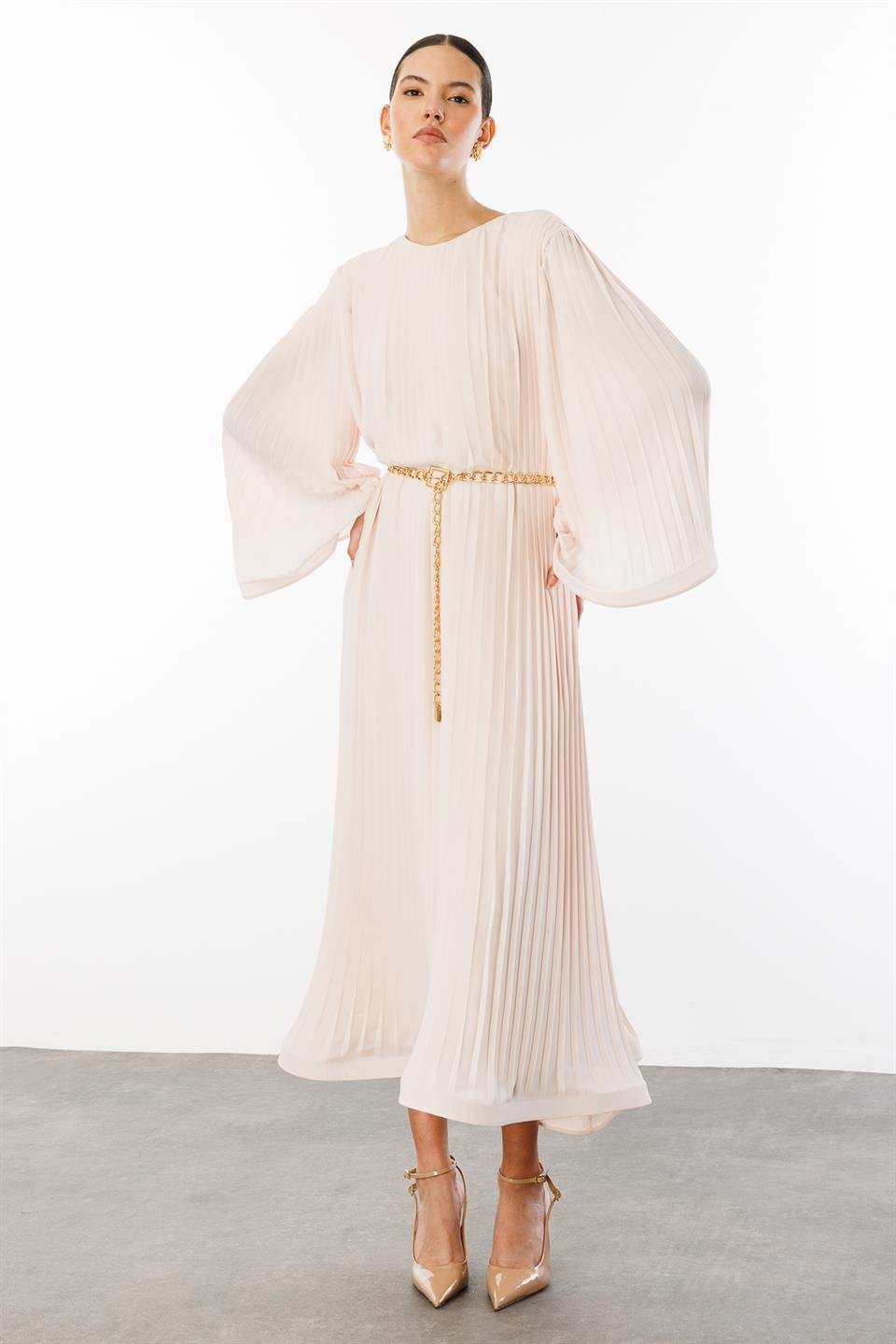 Piliseli Grenli Zincir Kemerli Elbise BEJ