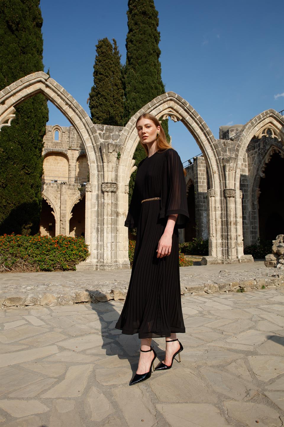 Nefeli Pleated Grainy Chain Belted Dress Black