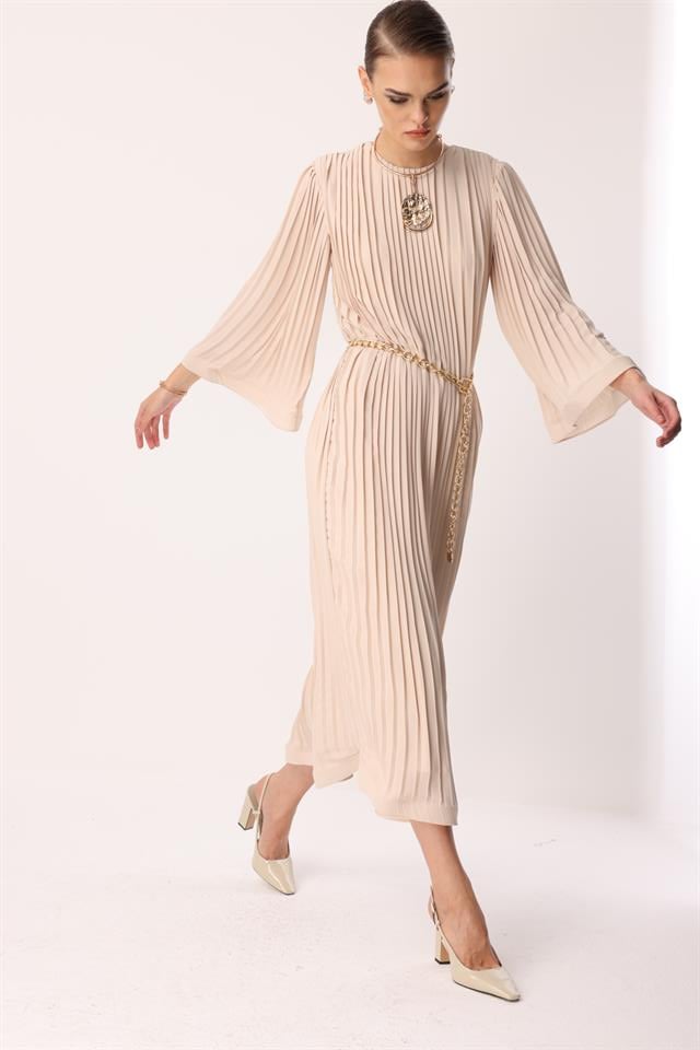 Piliseli Grenli Zincir Kemerli Elbise BEJ