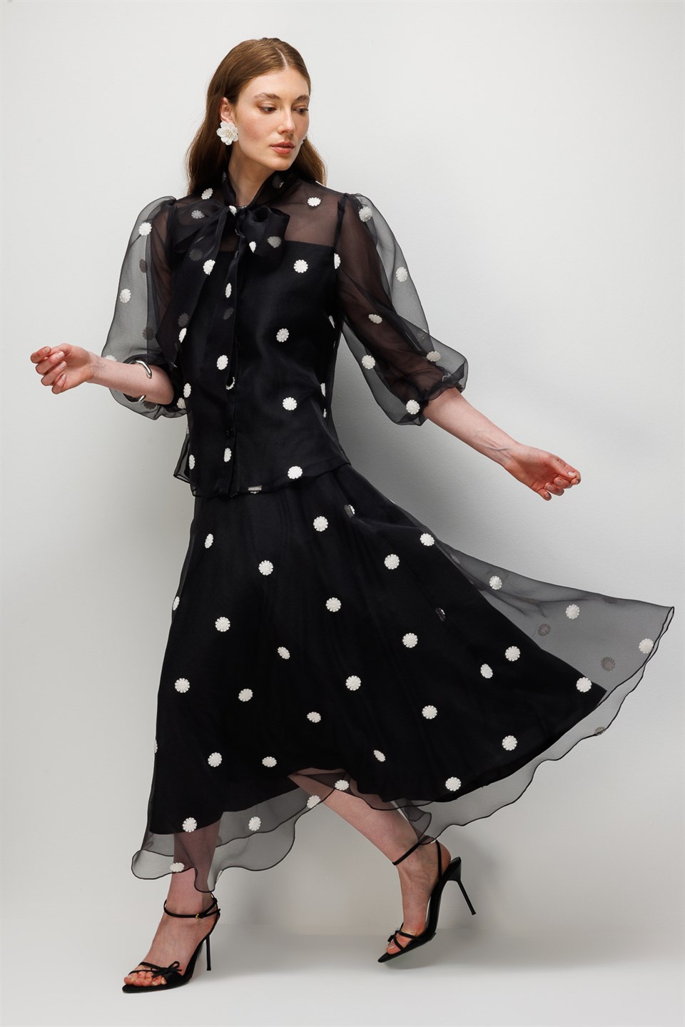 Puantiye Desenli Transparan Bluz & Etek Takım SİYAH