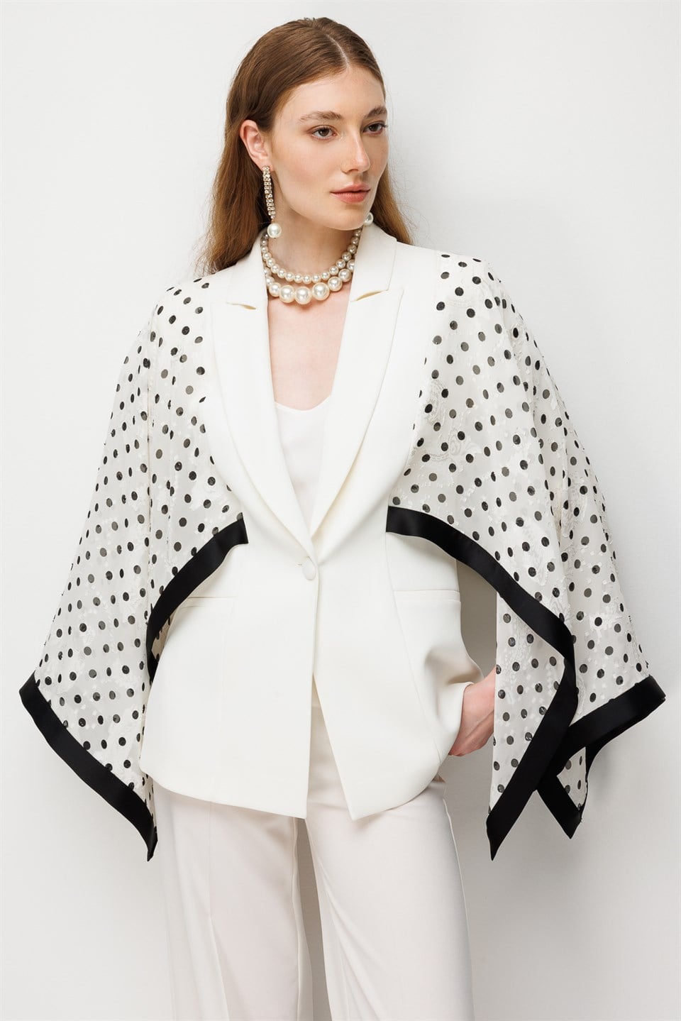 Puantiyeli Pelerinli Blazer Takım EKRU