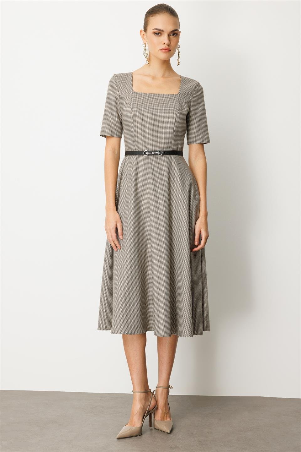 Şal Detaylı Kazayağı Elbise SİYAH