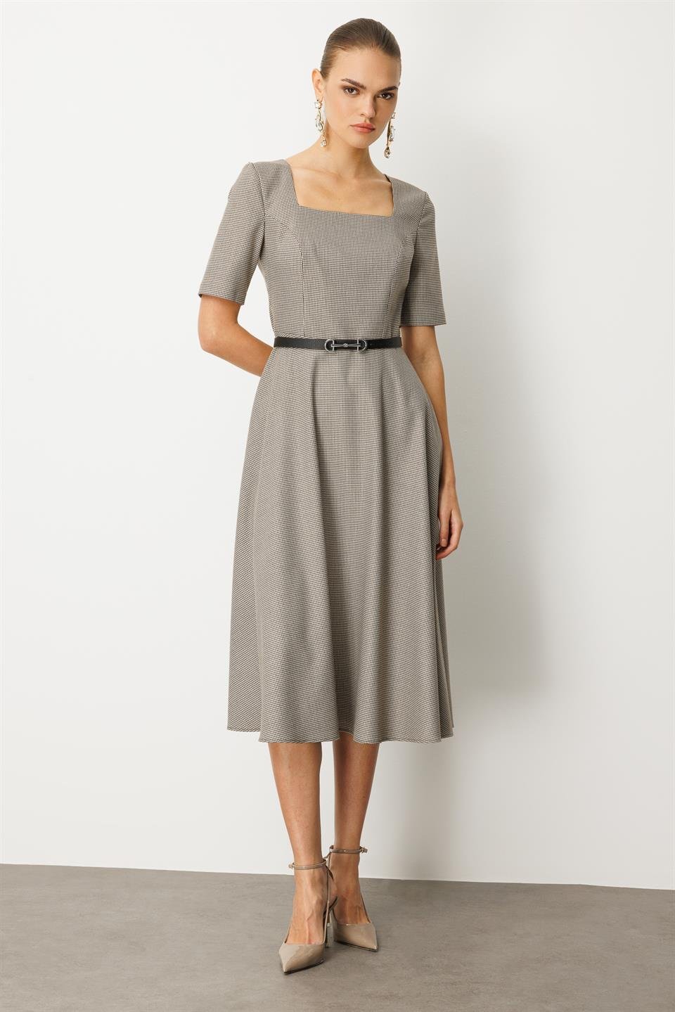 Şal Detaylı Kazayağı Elbise SİYAH