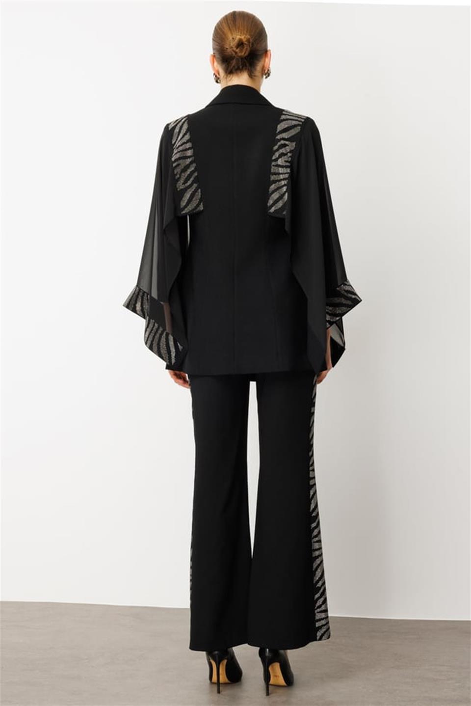 Şifon Pelerin Detaylı Taş İşlemeli Ceket SİYAH