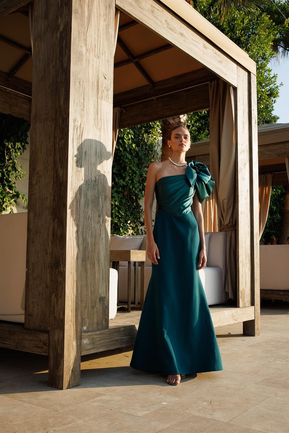 Straplez Yaka Fiyonk Detaylı  Abiye YEŞİL