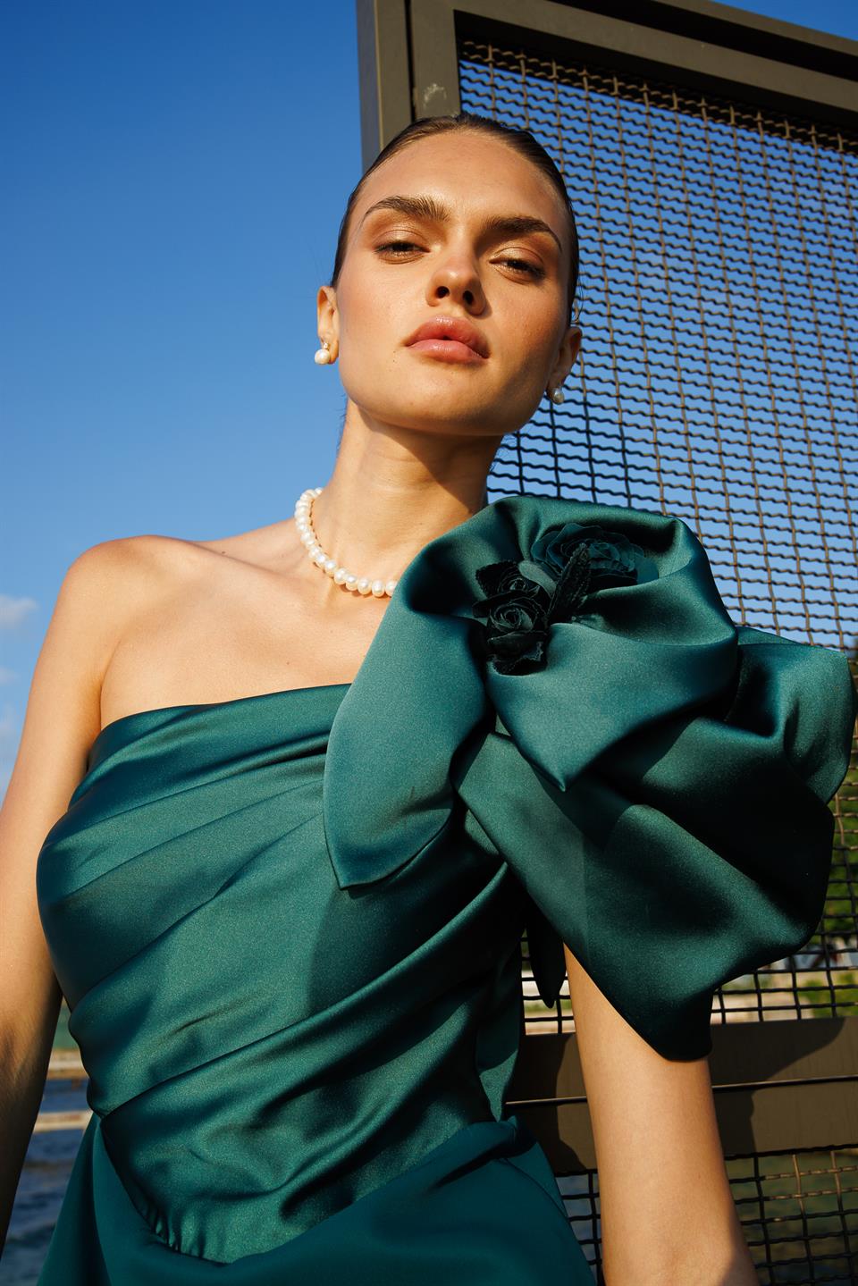 Straplez Yaka Fiyonk Detaylı  Abiye YEŞİL