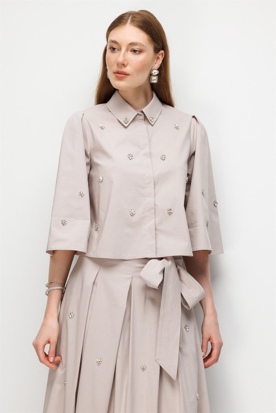 Taş İşlemeli Poplin Gömlek BEJ