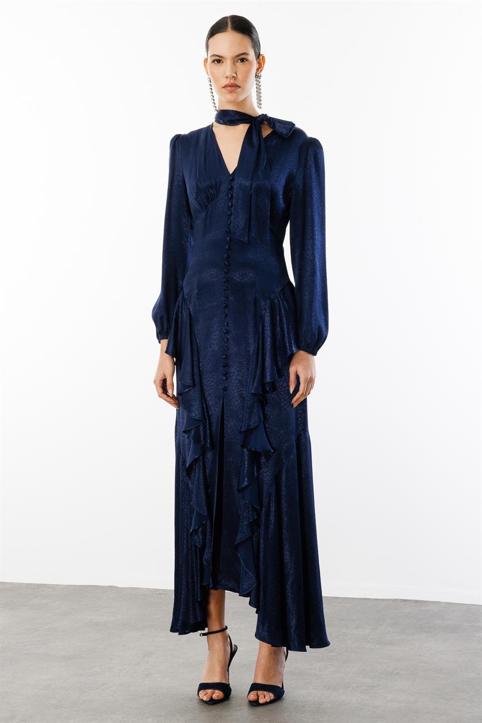 V Yaka Detaylı Birit Düğmeli Volanlı Yırtmaçlı Jakar  Elbise LACİVERT