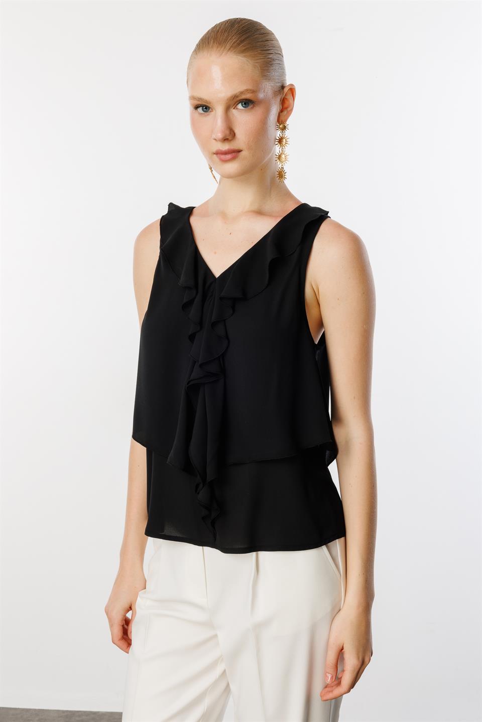 V Yaka Sırt Dekolteli Volanlı Bluz SİYAH