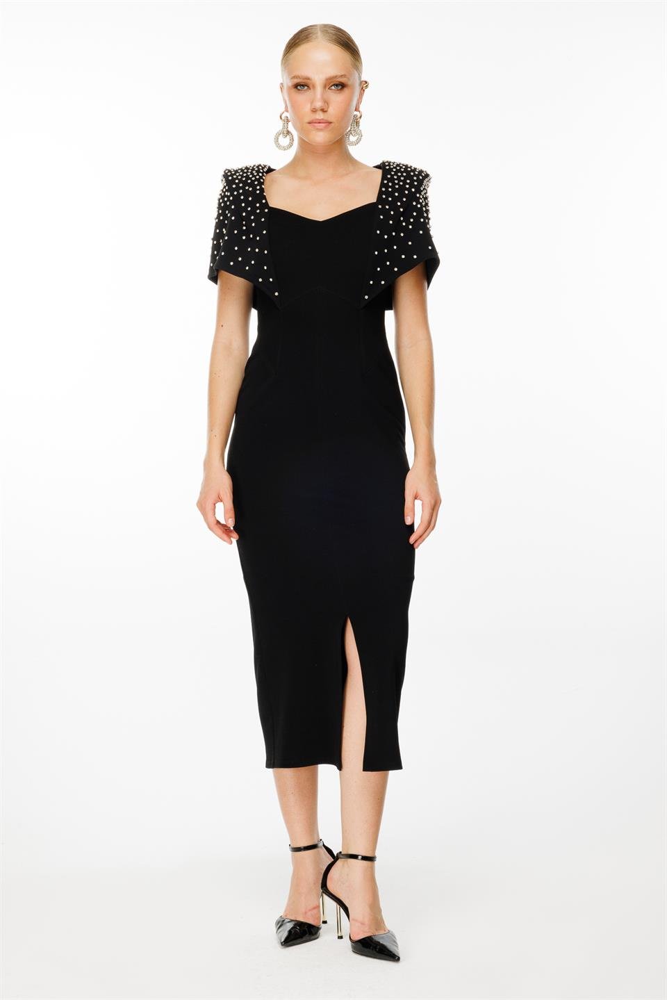 Vatkalı Omuz Pelerinli İşlemeli Elbise SİYAH