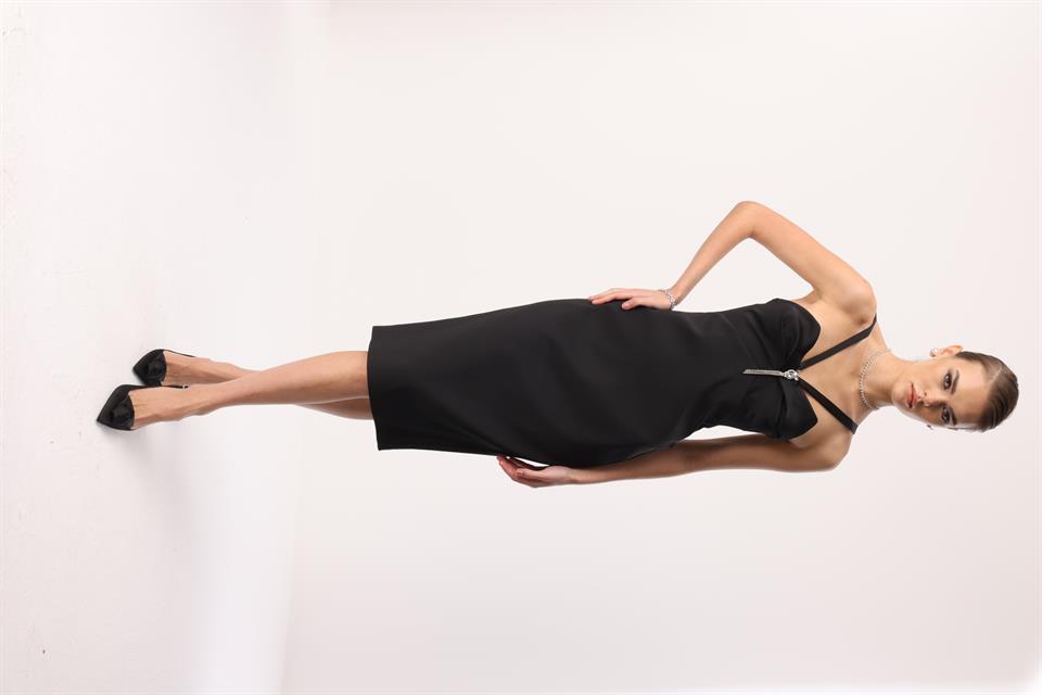 Yaka Askı Detay Mini Elbise SİYAH