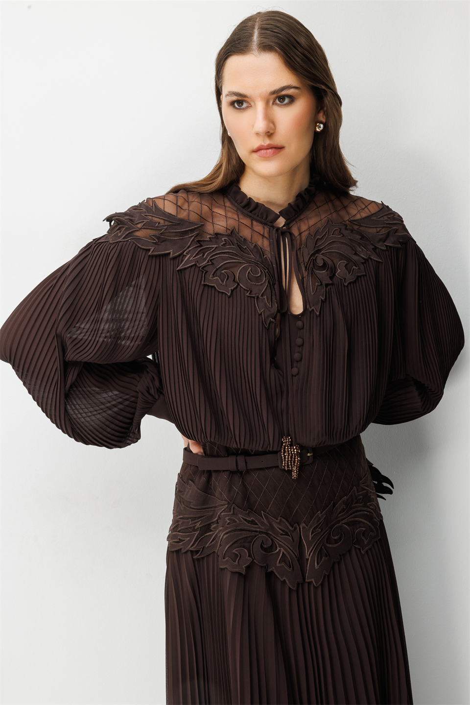 Yaka Bel Dantel İşleme Detay Maxi Boy Elbise KAHVERENGİ