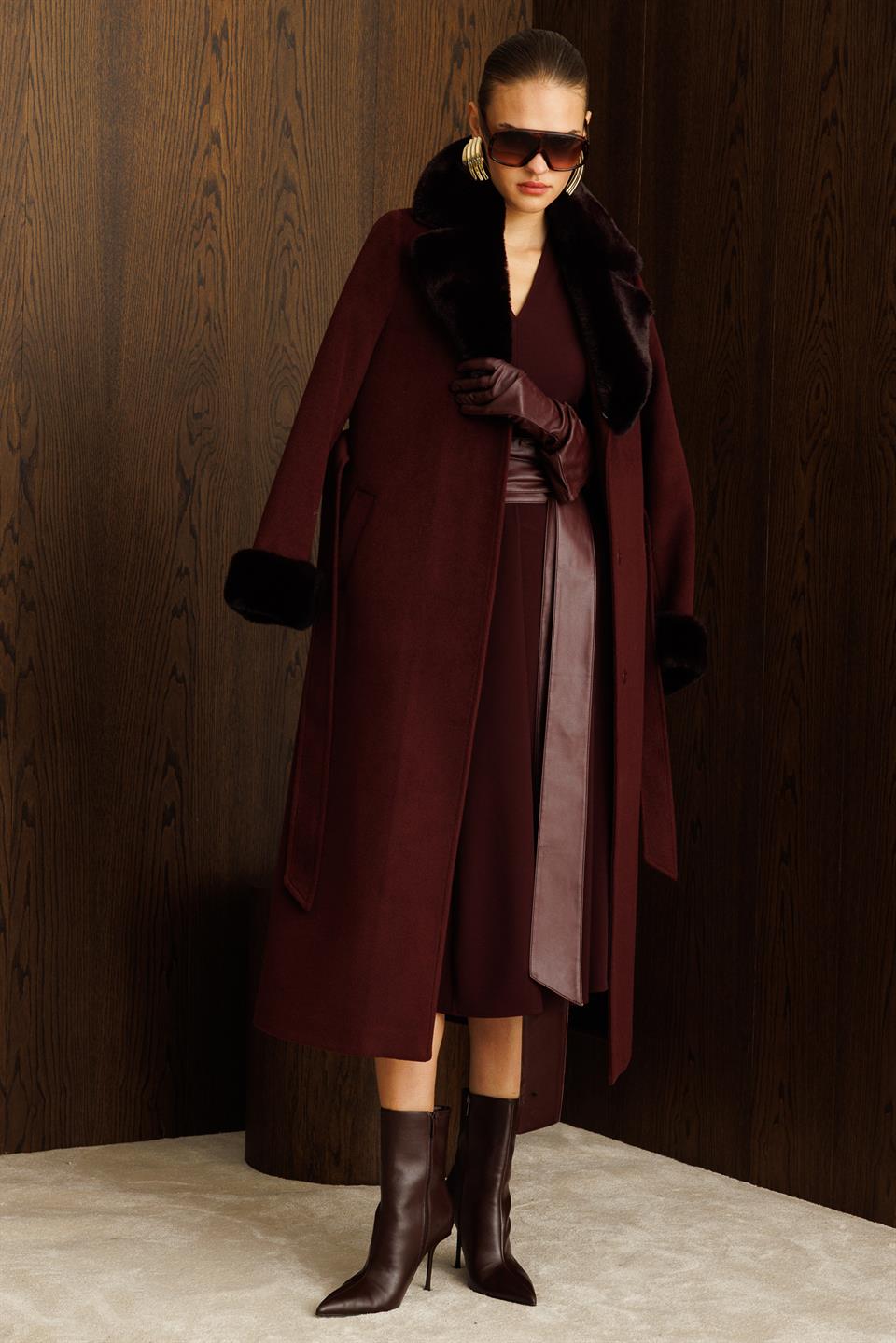 Yaka Kol Ucu Kürk Detaylı Kaşe Kaban MÜRDÜM