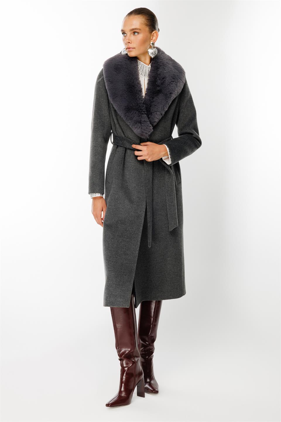 Yaka Kürk Detaylı Bel Kuşaklı Kaşe Kaban KOYU GRİ