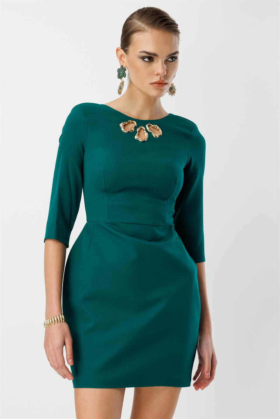 Yaka Lazer Aksesuar Detaylı Mini Elbise ZÜMRÜT