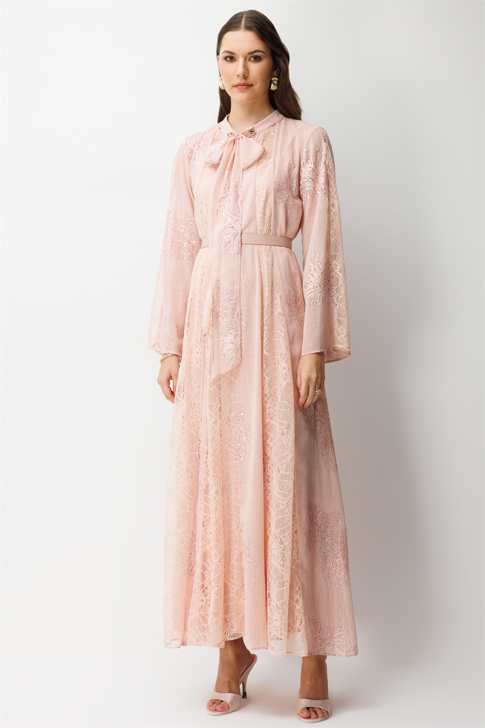 Yaka Şal Bağlama Detay Dantel Şeritli Maxi Boy Elbise PUDRA