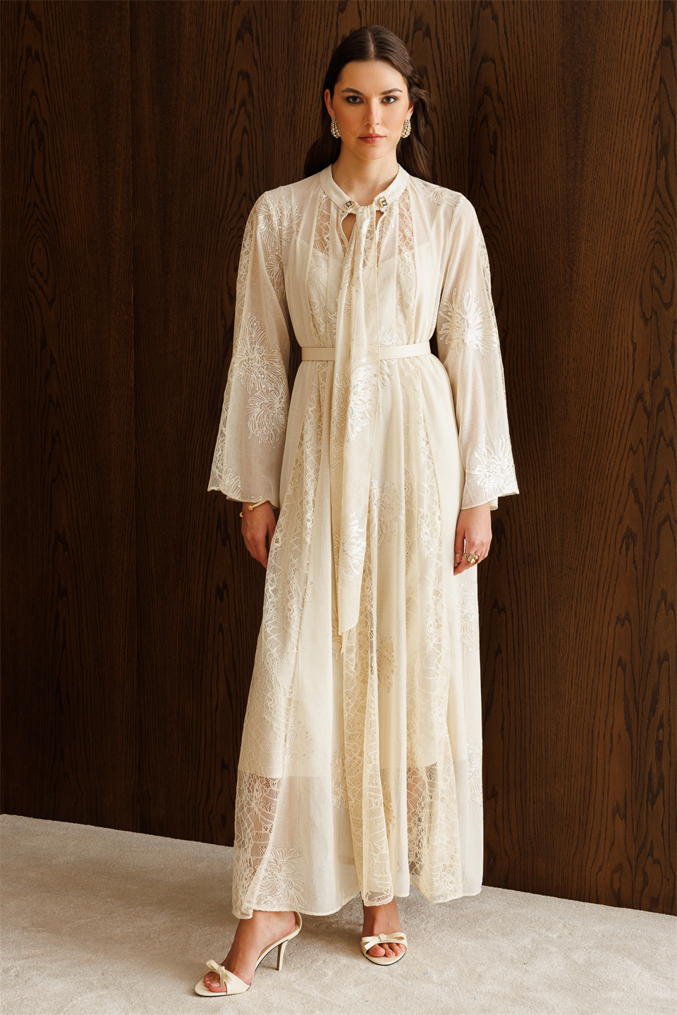 Yaka Şal Bağlama Detay Dantel Şeritli Maxi Boy Elbise EKRU