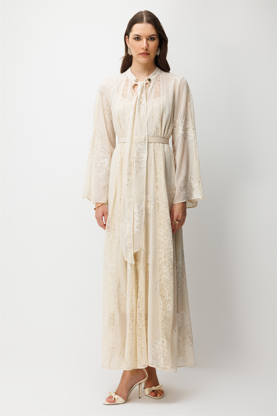 Yaka Şal Bağlama Detay Dantel Şeritli Maxi Boy Elbise EKRU