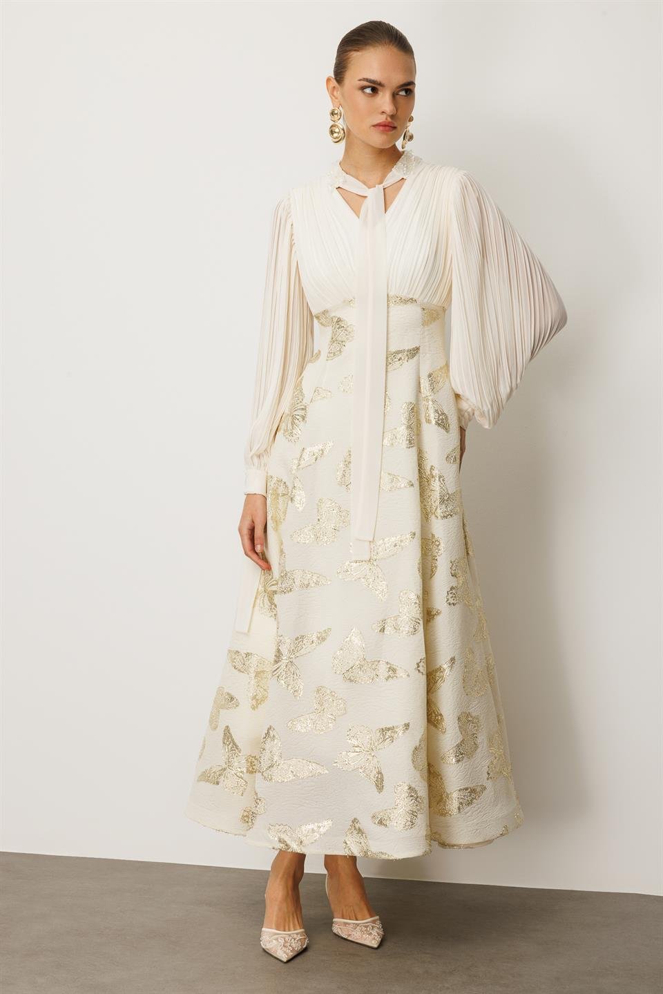 Yaka Şal Bağlama Pilise Detaylı Jakar Abiye EKRU