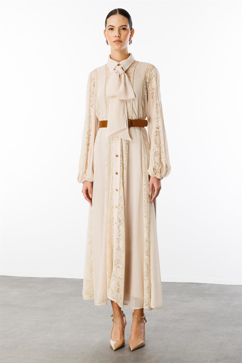 Yaka Şal Bağlamalı Şerit Dantel Maxi Boy Elbise BEJ